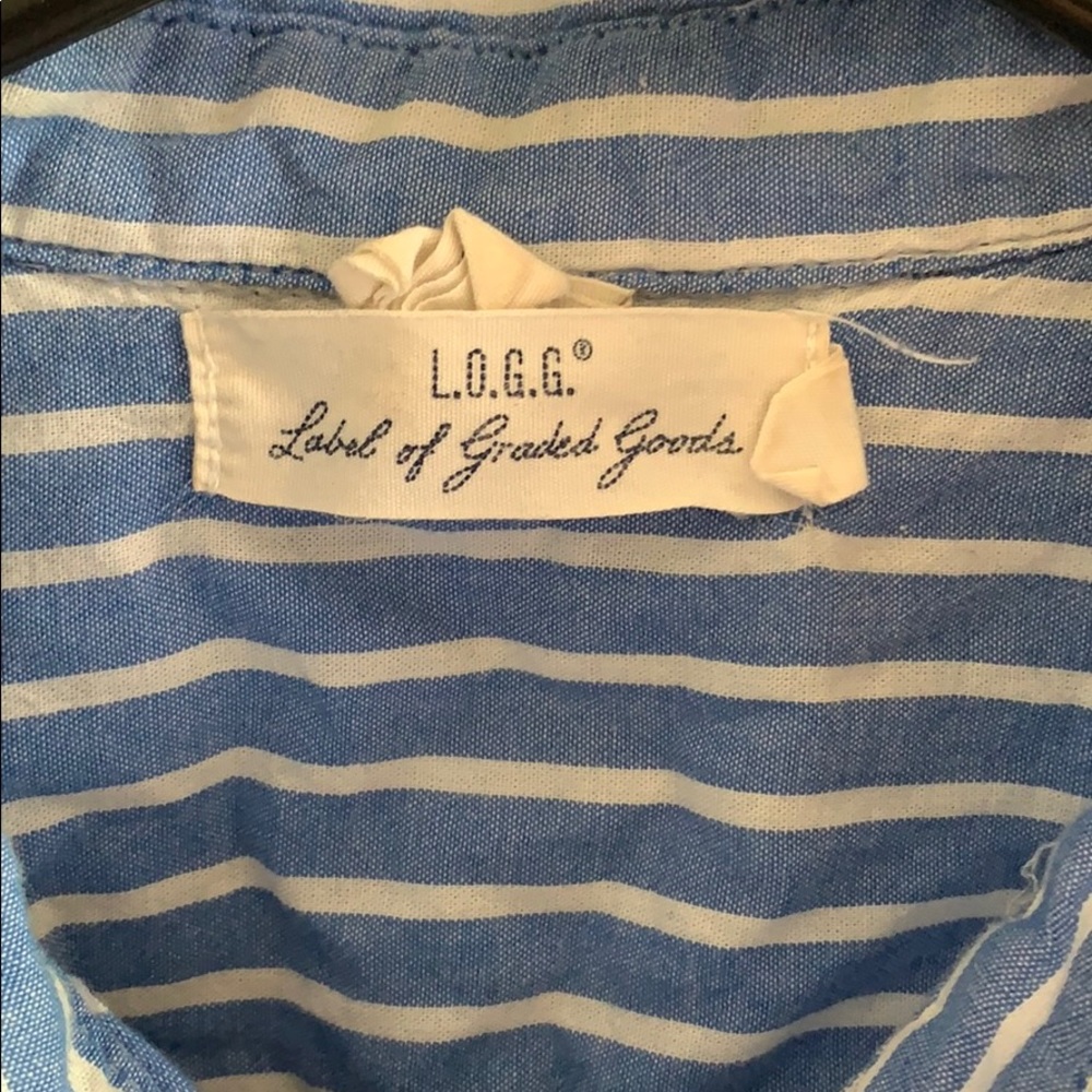 Button up, collared T - Picture 3 of 4